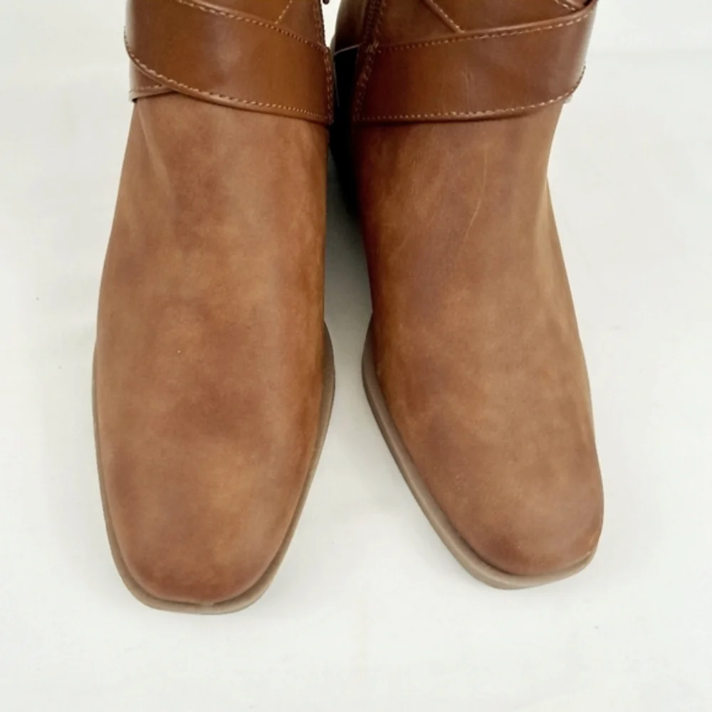 Time & Tru Women's Fashion Faux Leather Brown Booties Ankle Boots Shoes Size 7.5